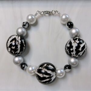 Maui Magic - Black and White Beaded Bracelet
